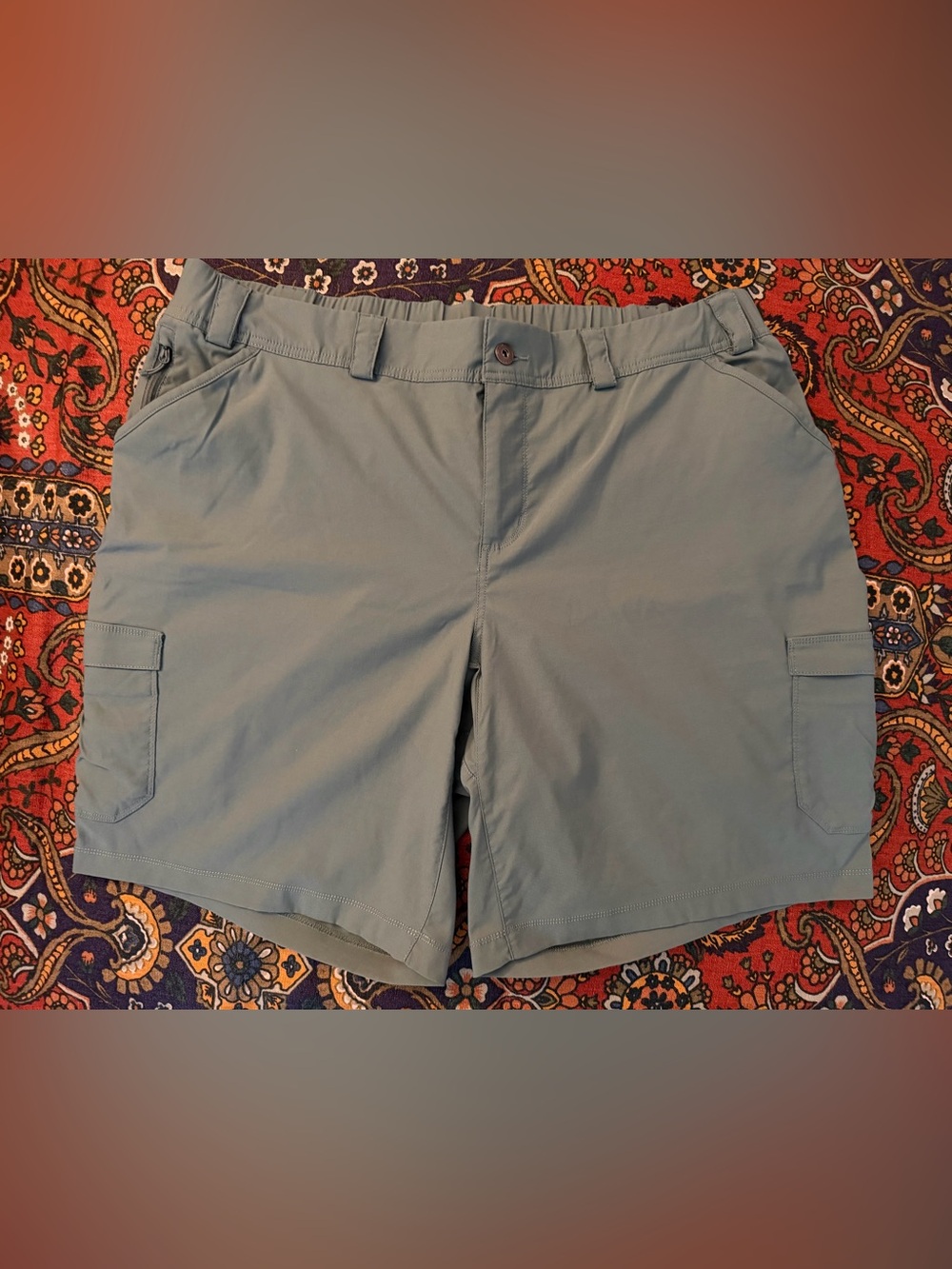 Duluth Trading Co Women's Khaki Cargo Shorts better fit / more utility / UPF 50+